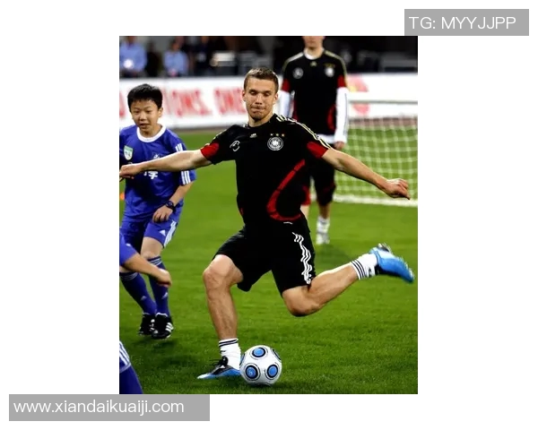 足球明星热身训练视频揭秘提升竞技状态的秘密技巧与训练方法